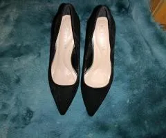 Туфли женские на каблуке